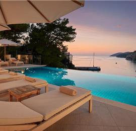 5 bedroom villa with infinity pool and sea views Hvar Town, sleeps 10